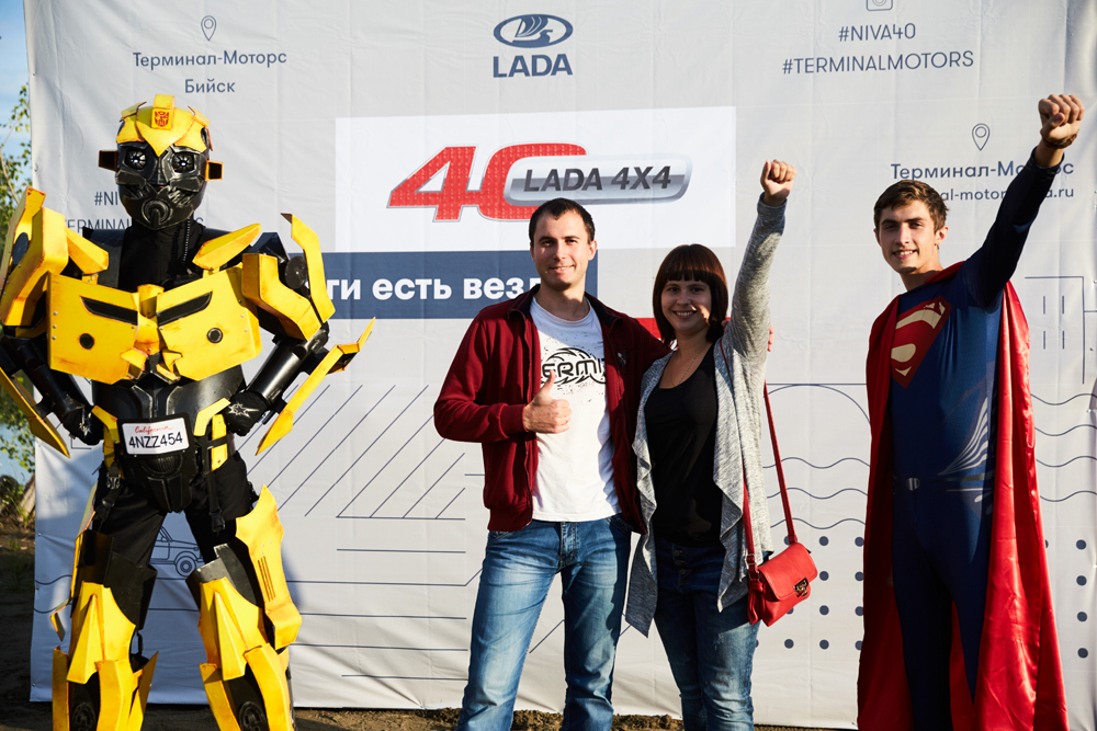 В Бийске отметили 40-летний юбилей легендарного внедорожника LADA 4Х4